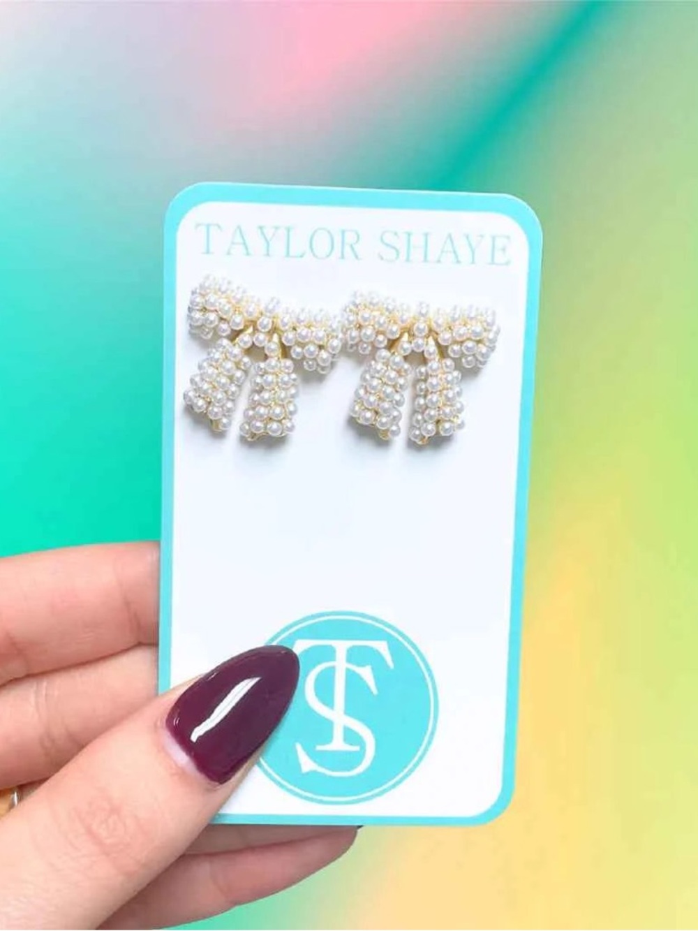 Pearl Bow Earrings - Cream Pearl & Gold Accents
